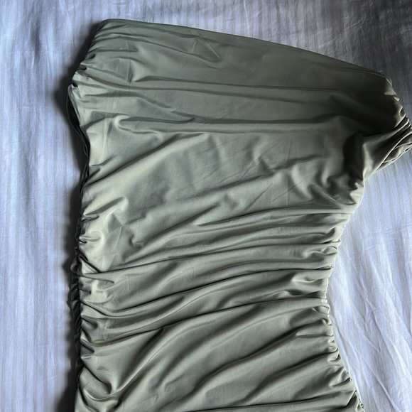 Meshki - Ruched Off-Shoulder Top - Picture 4 of 4